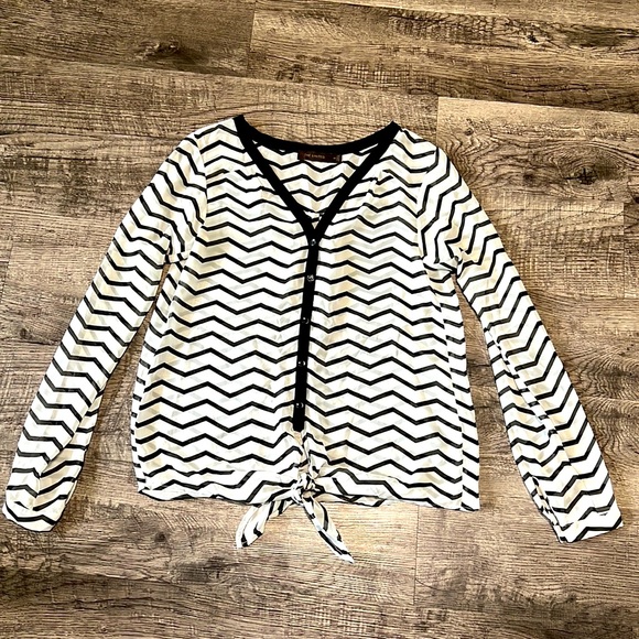 The Limited Tops - The Limited XS Black/white chevron pattern blouse